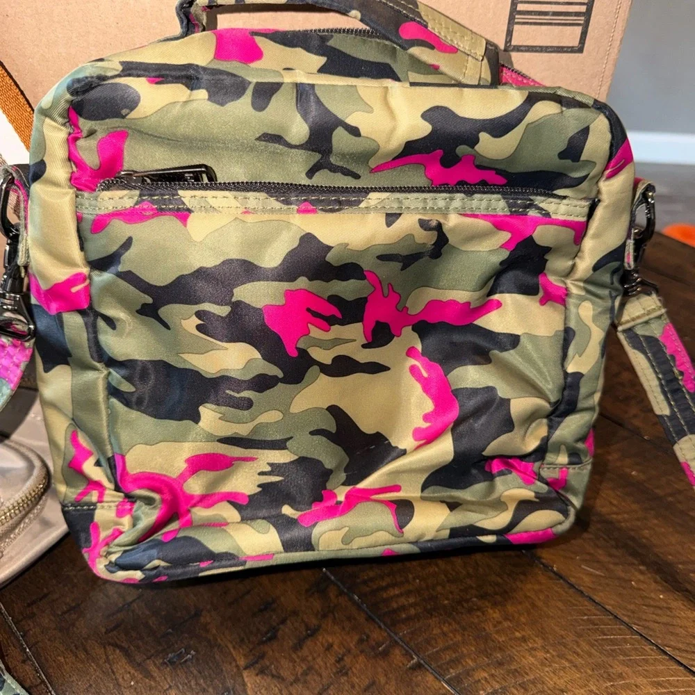 LUG Ranger Quilted Camo Crossbody Bag - Pink & Green - Picture 5 of 6